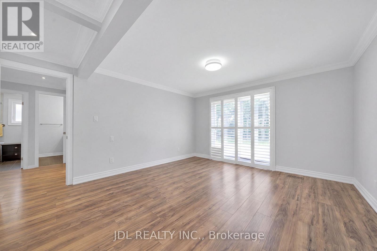 53 SOUTHDALE DRIVE - 23