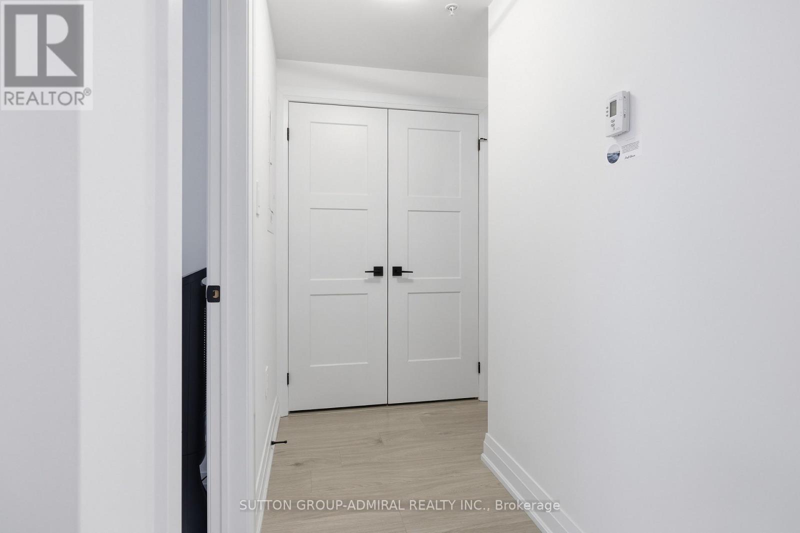 #406 15 KNEESHAW DRIVE - 19