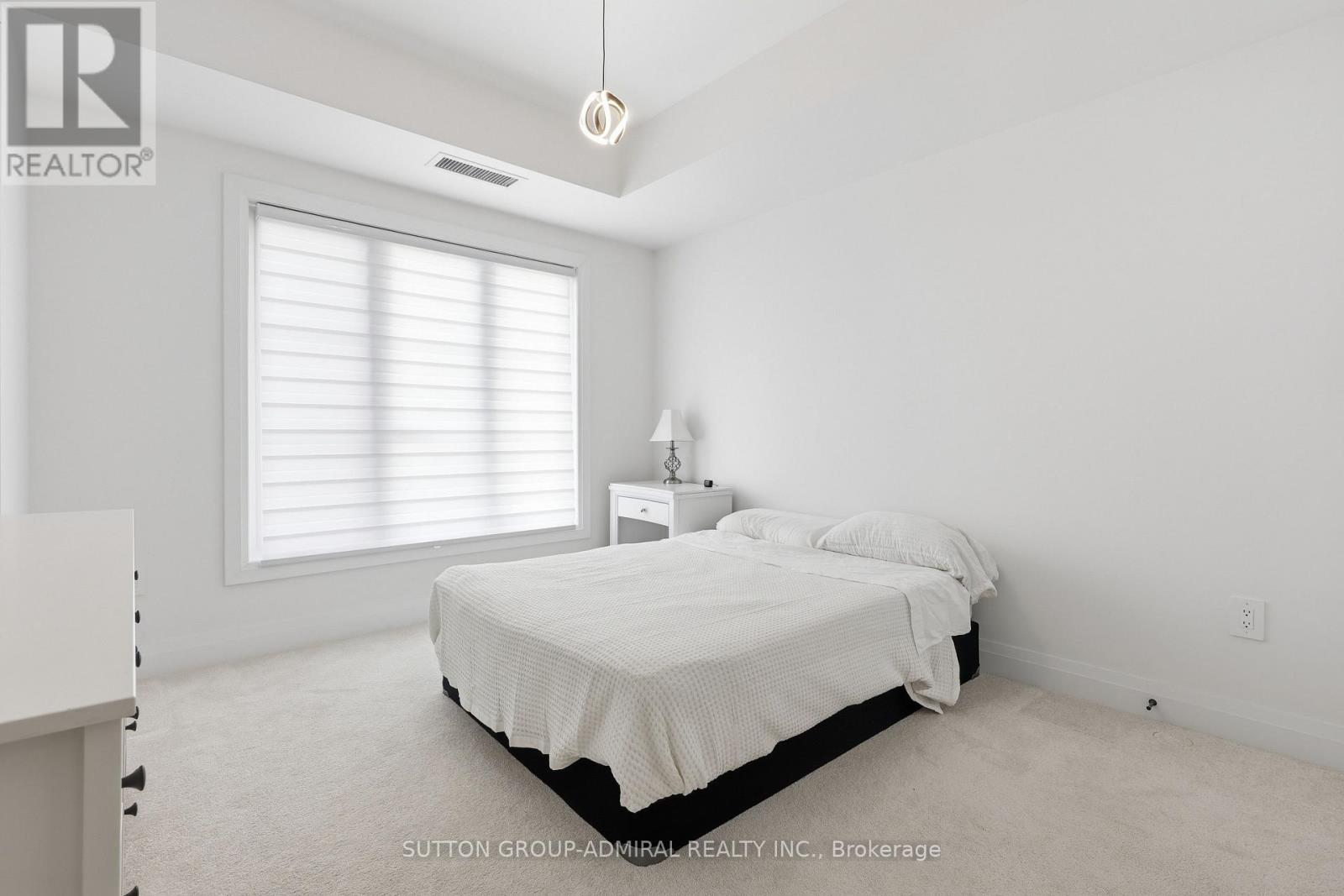 #406 15 KNEESHAW DRIVE - 20