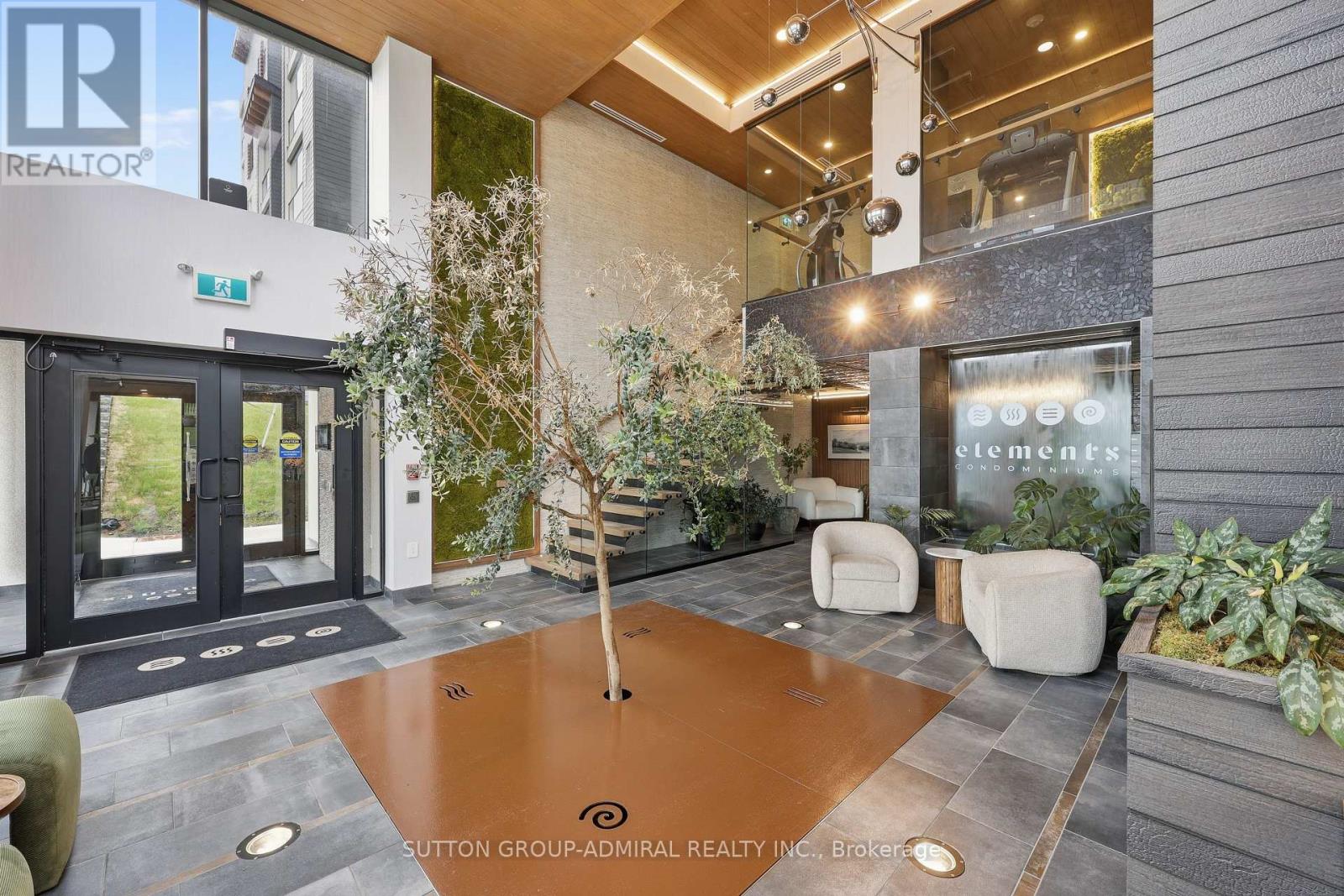 #406 15 KNEESHAW DRIVE - 30