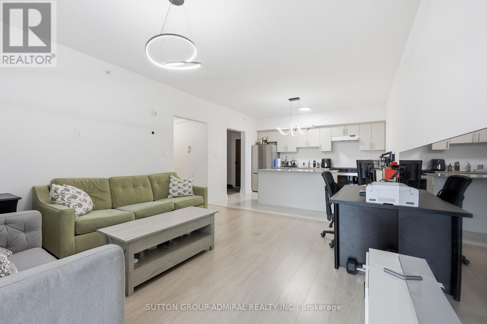 #406 15 KNEESHAW DRIVE - 13