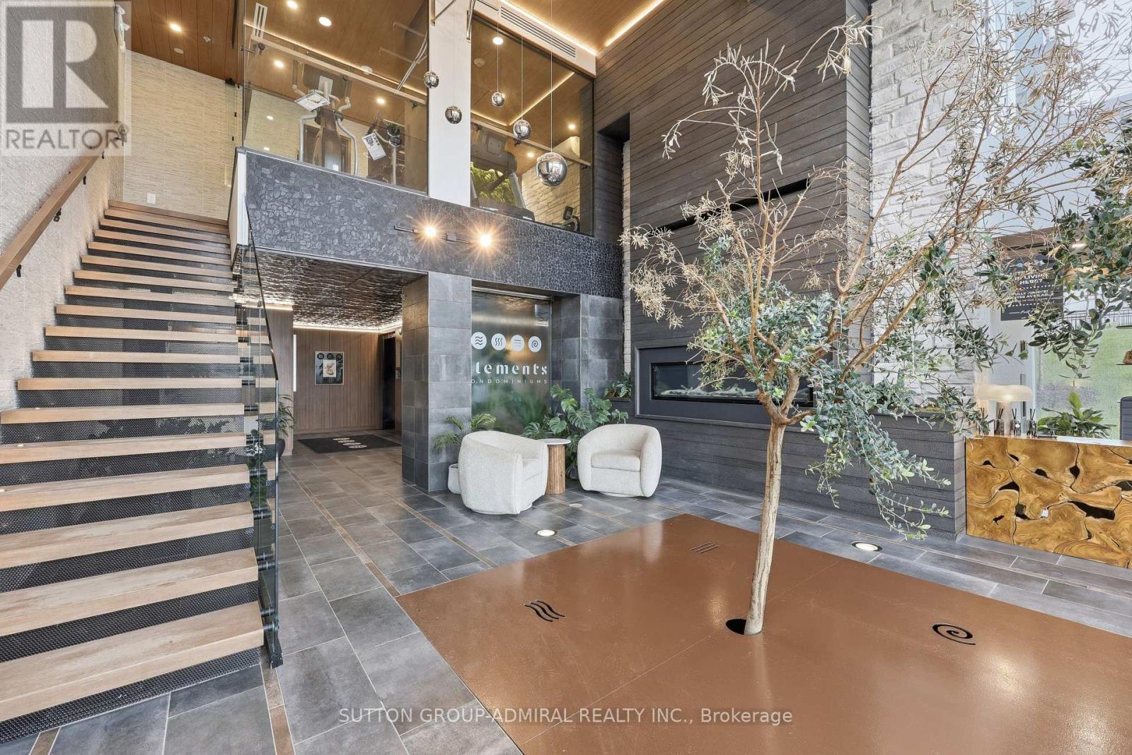 #406 15 KNEESHAW DRIVE - 31