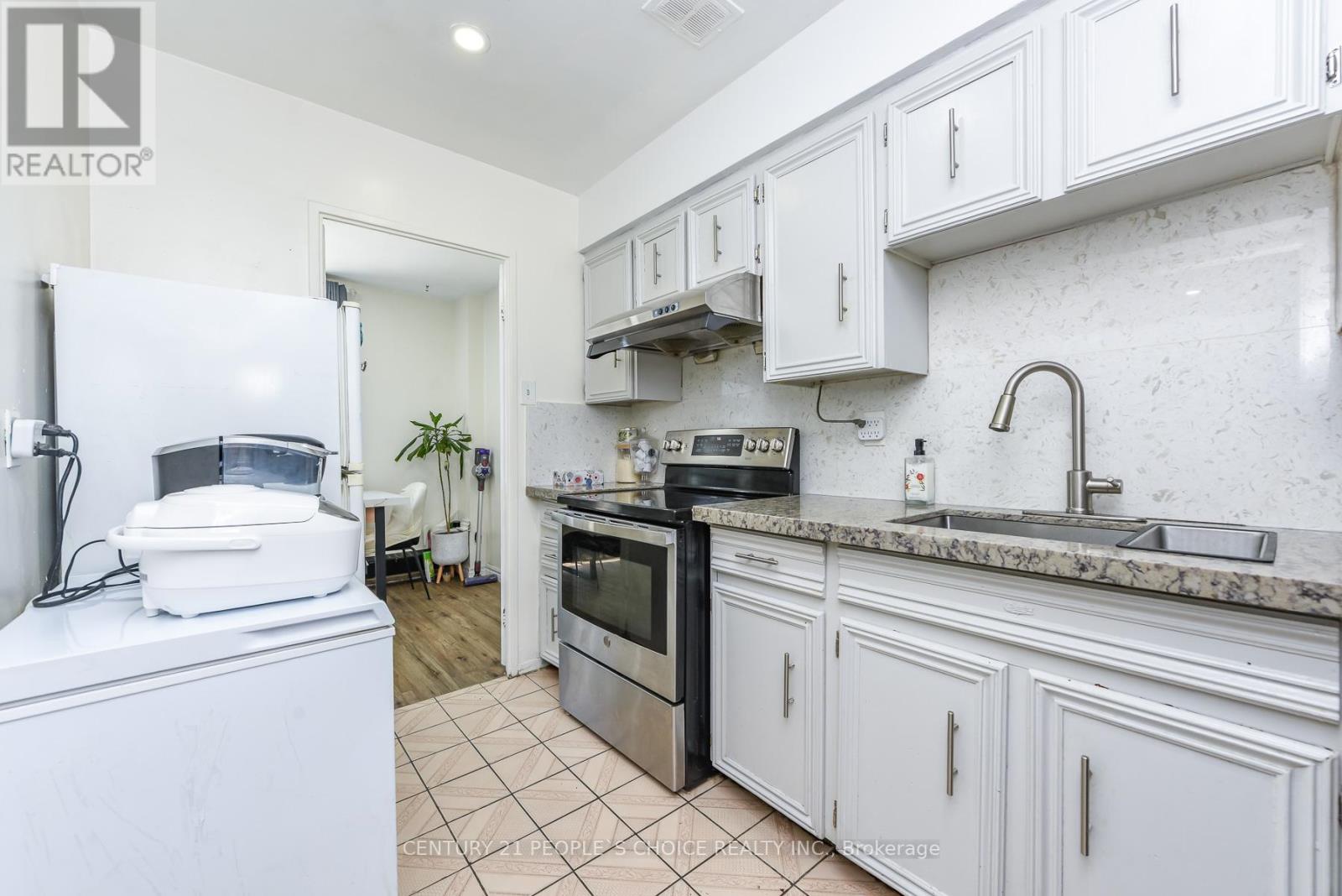 #108 10 EDDYSTONE AVENUE - 23