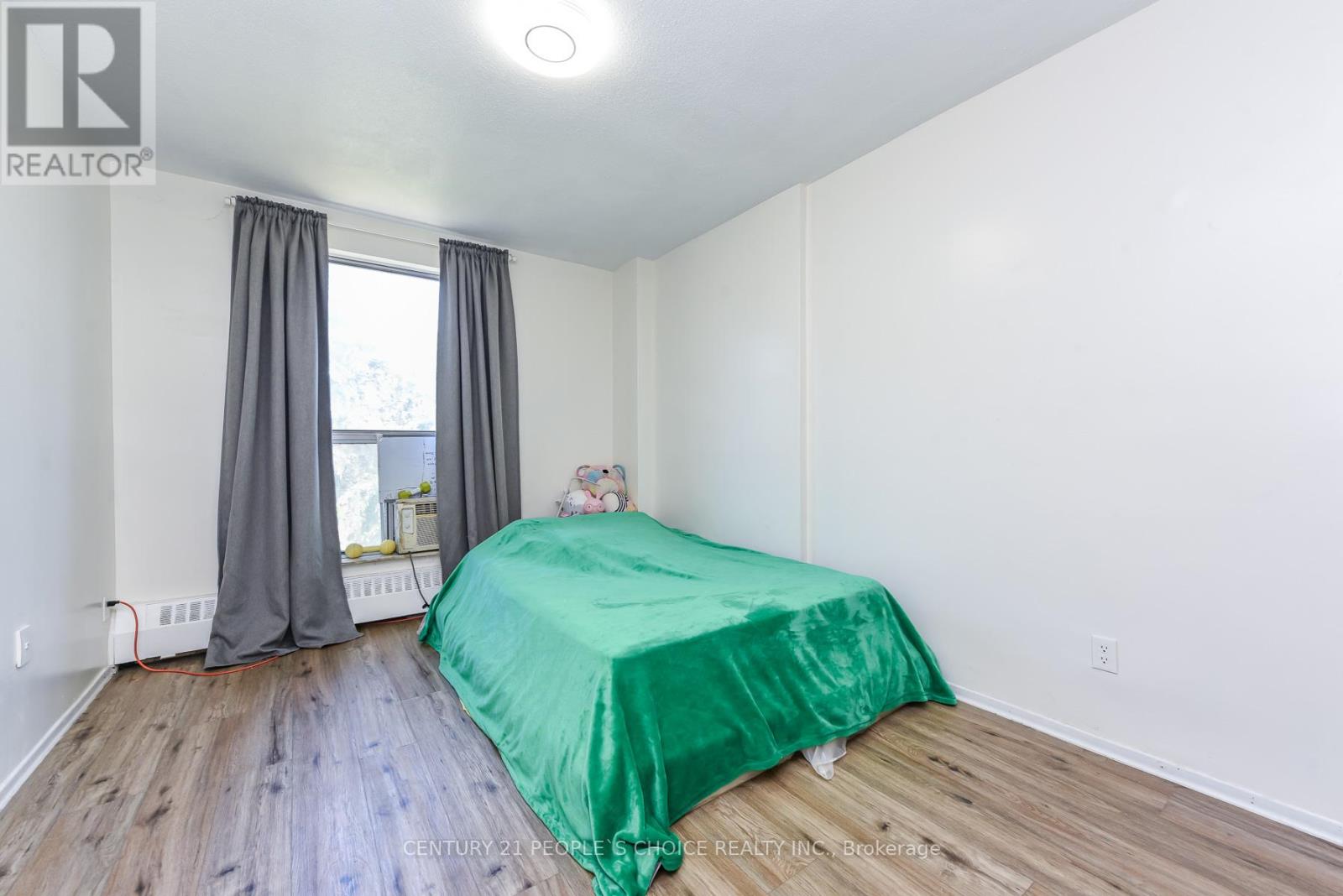 #108 10 EDDYSTONE AVENUE - 27