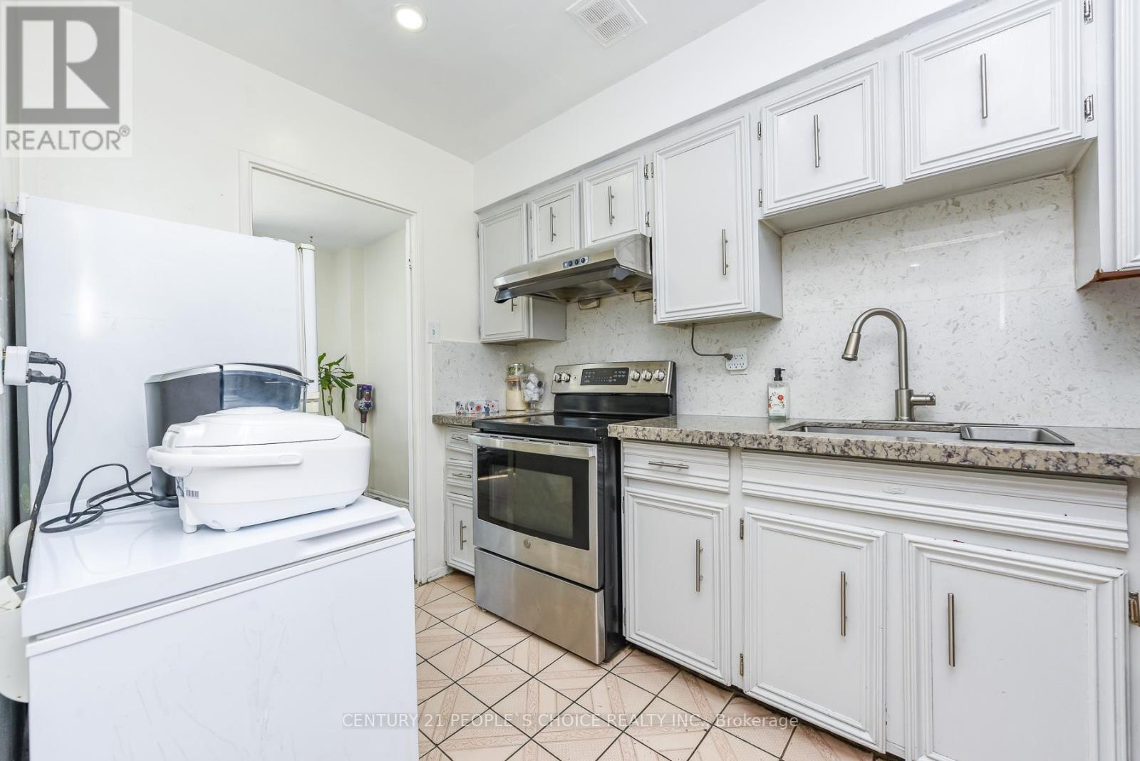 #108 10 EDDYSTONE AVENUE - 18