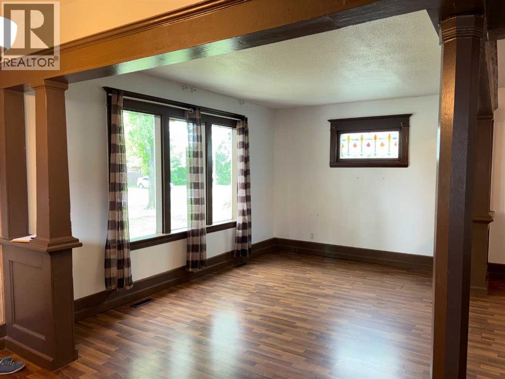 5028 48 Street — photo 7