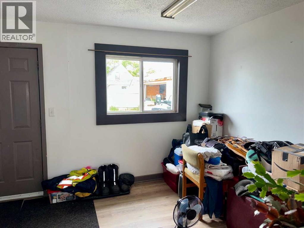 5028 48 Street — photo 9