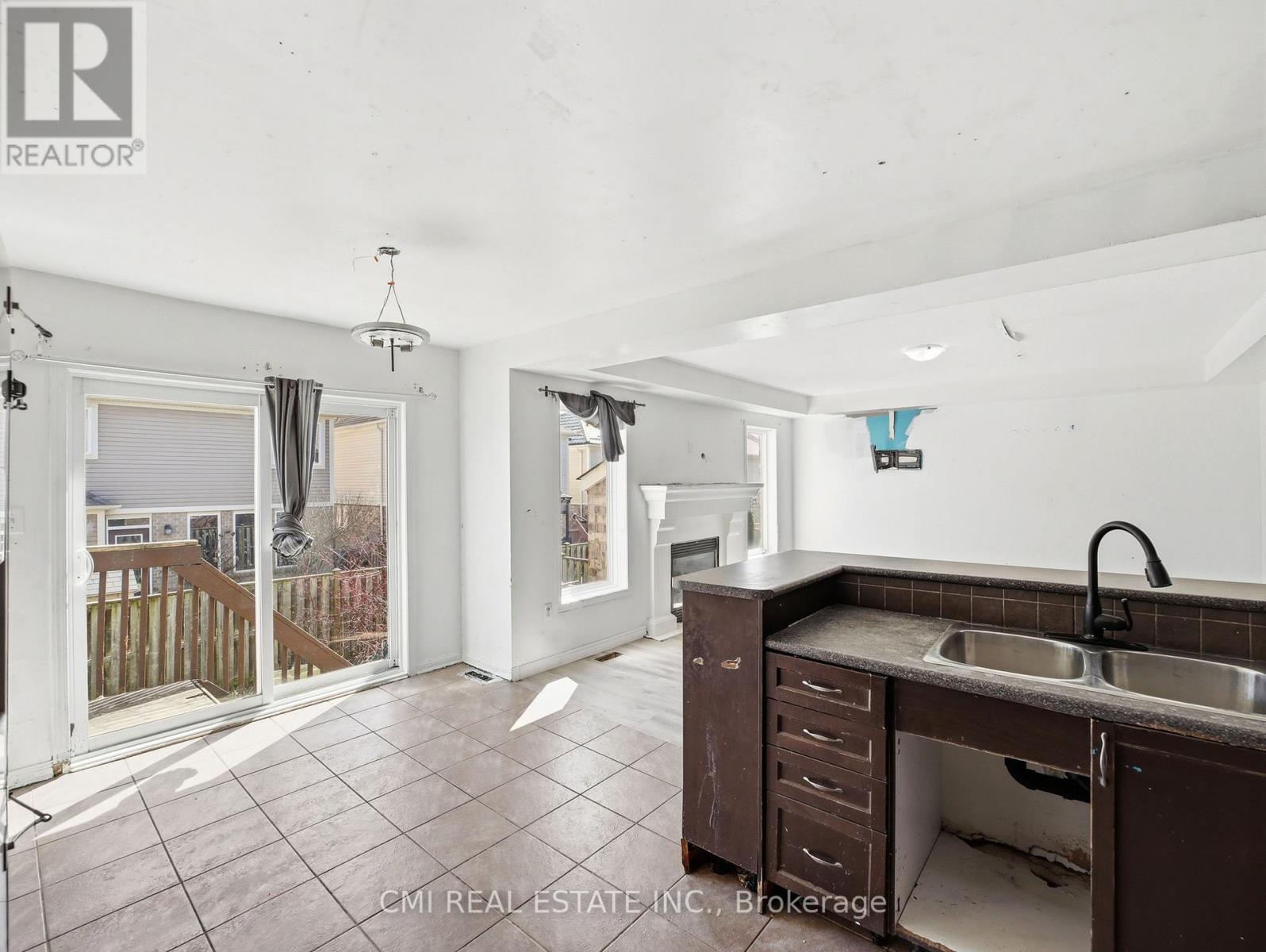 155 FLETCHER CIRCLE - 16