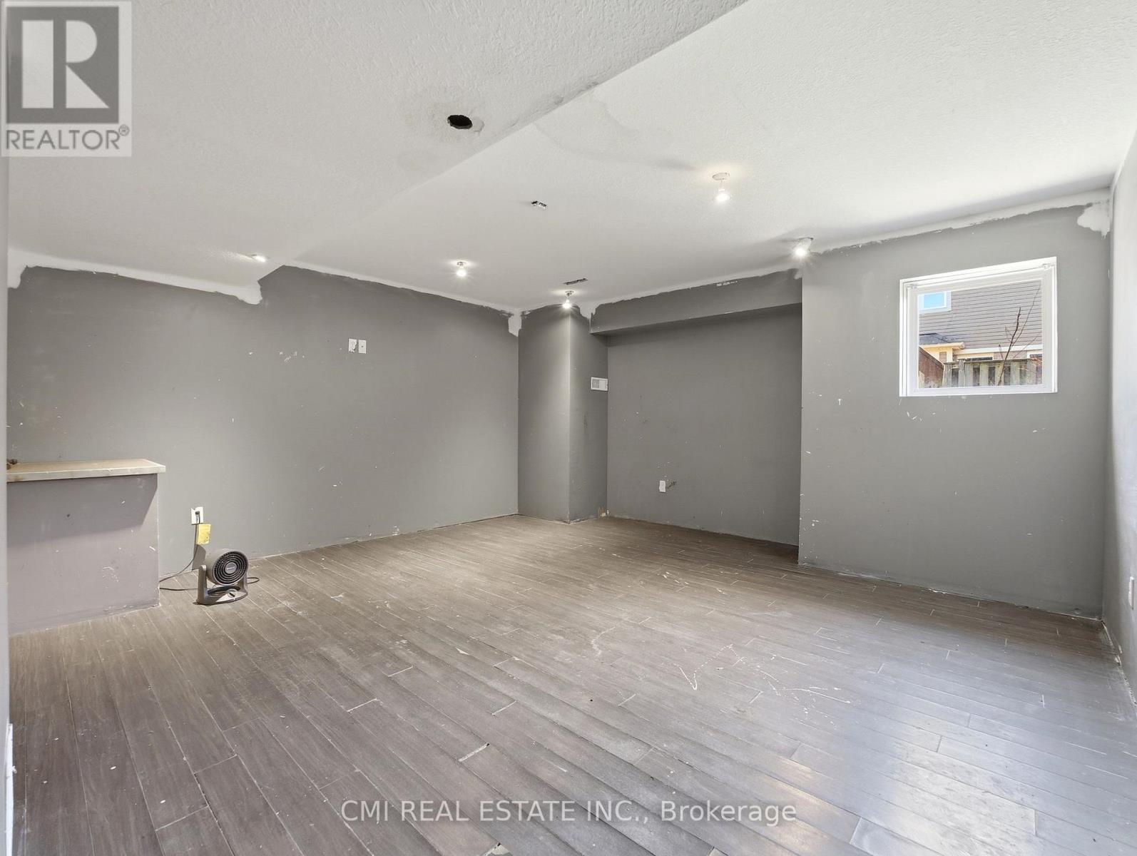 155 FLETCHER CIRCLE - 34