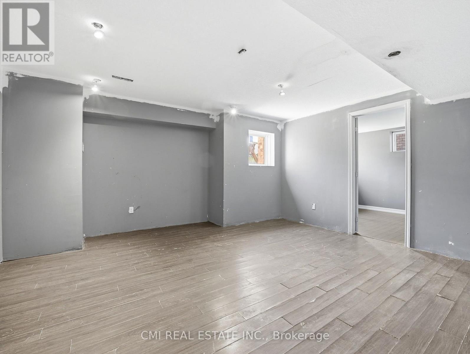 155 FLETCHER CIRCLE - 35