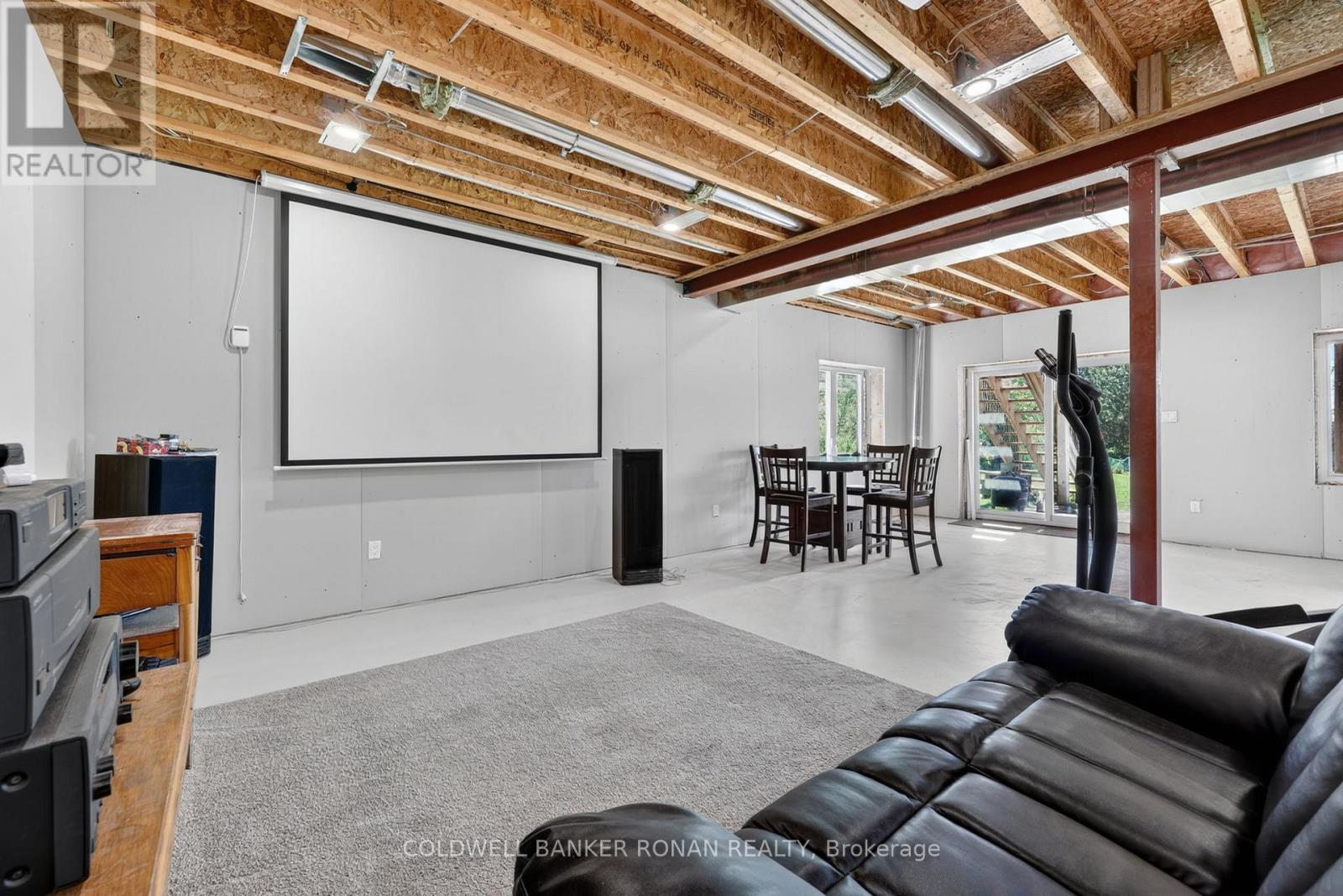 3 LAELA CRESCENT - 26