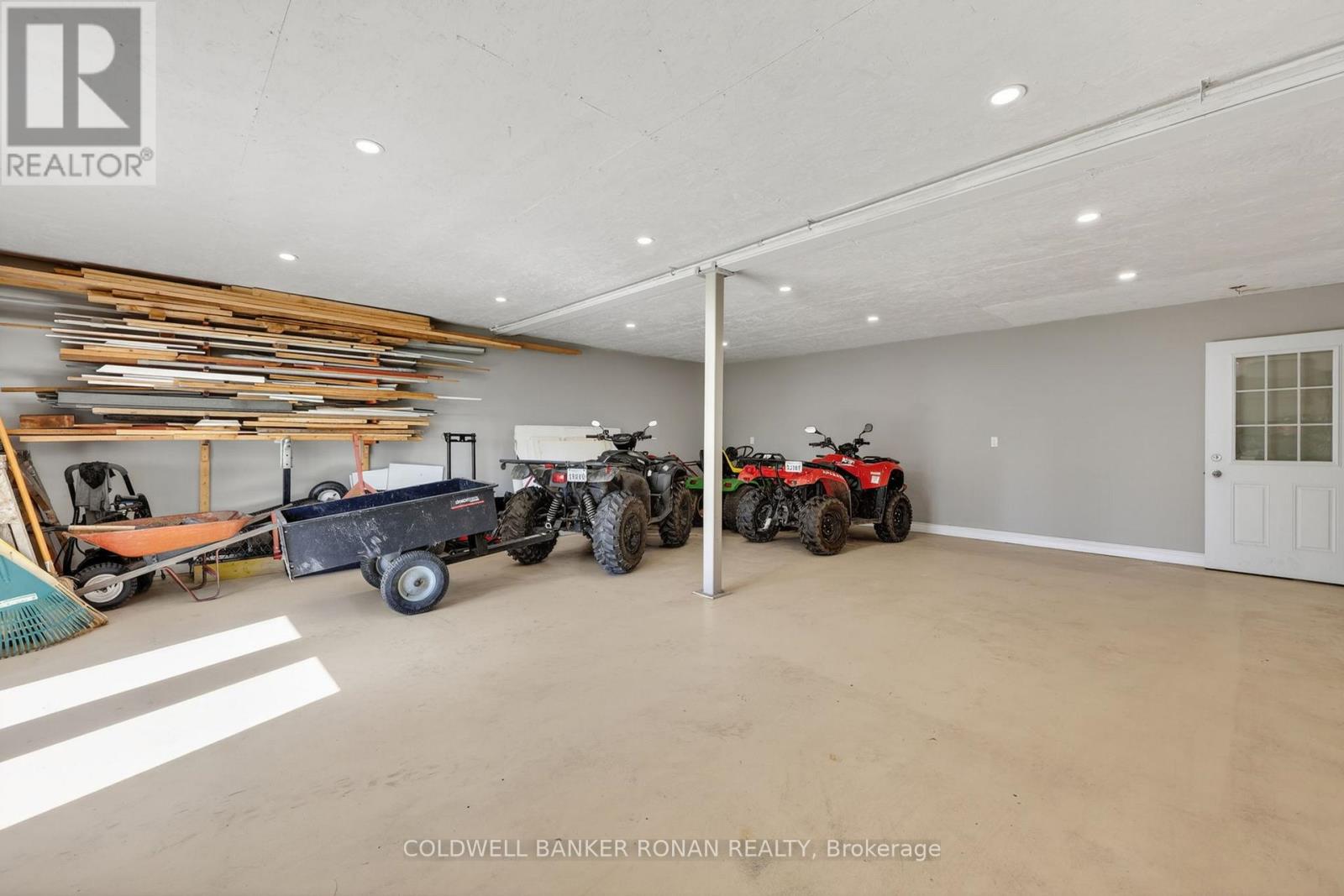 3 LAELA CRESCENT - 31