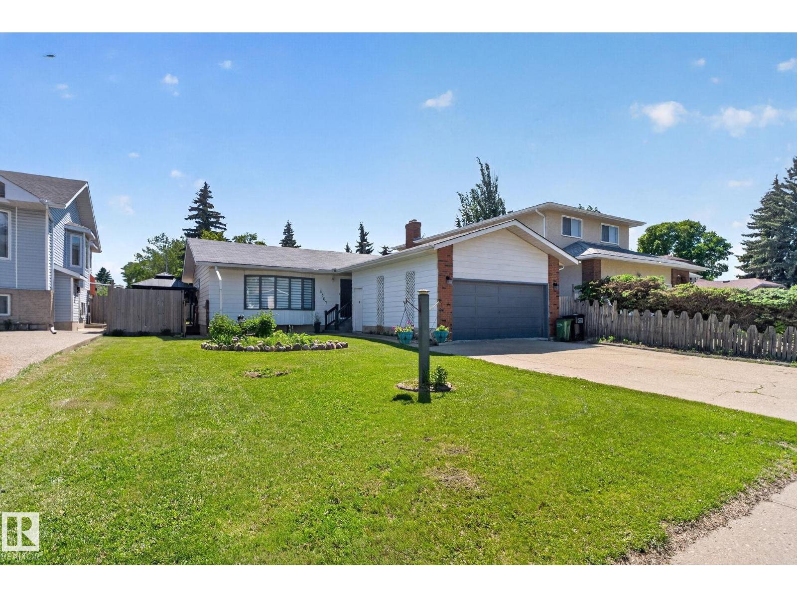 8807 24 AV NW - 1