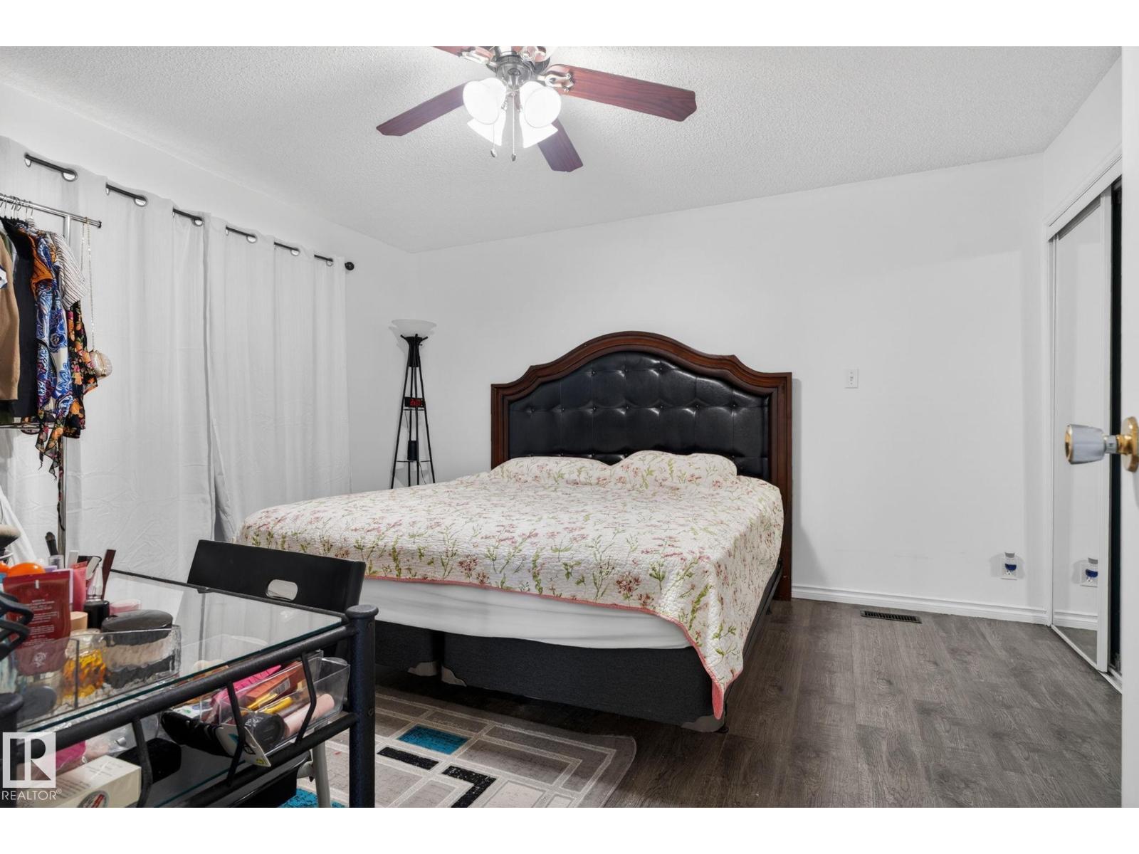 8807 24 AV NW - 19