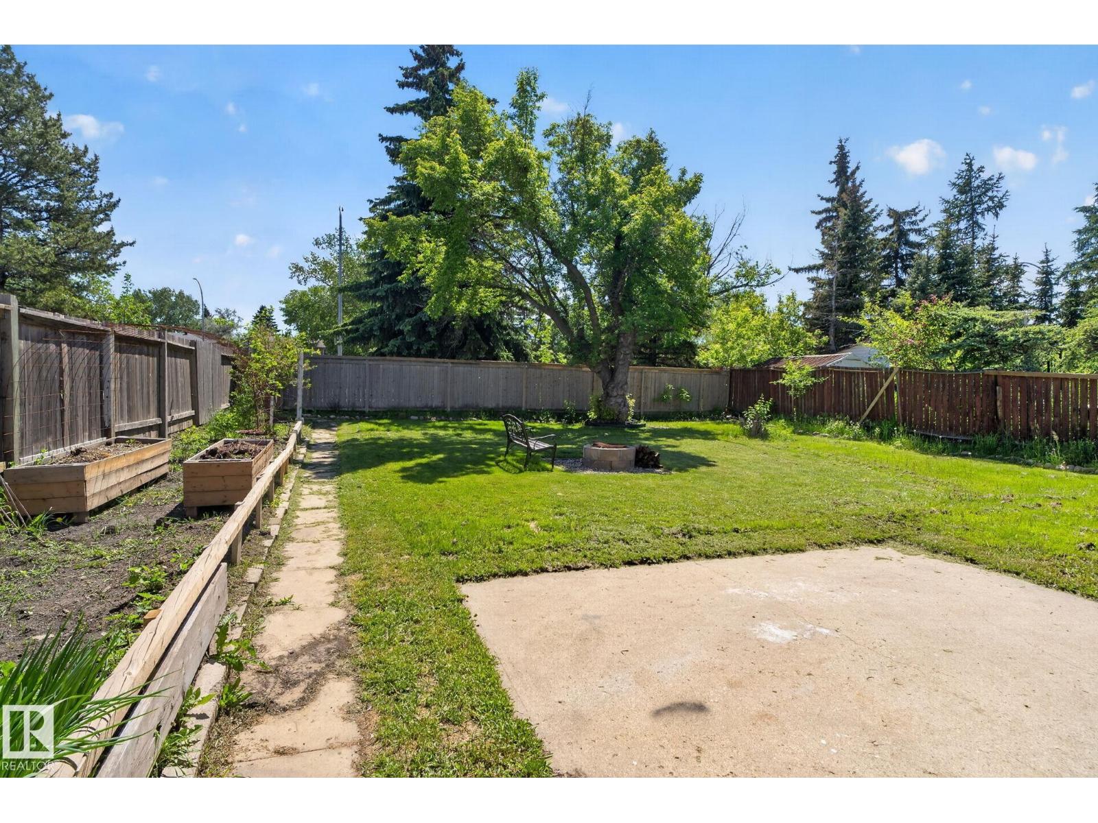 8807 24 AV NW - 4