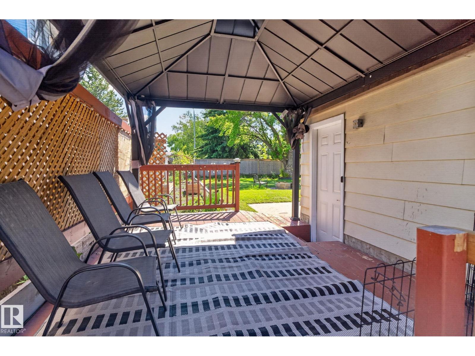 8807 24 AV NW - 8