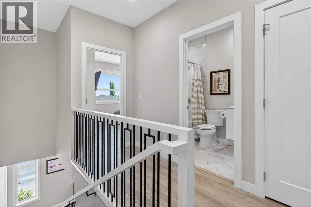833 77 Street SW — photo 16