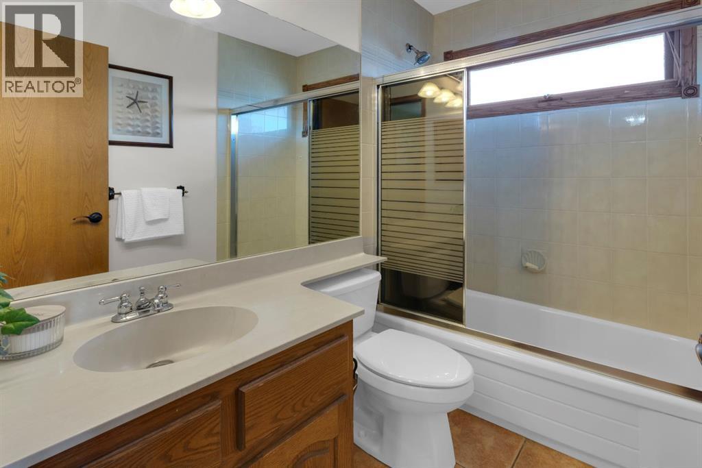 Upper Floor 4 Pc Bathroom