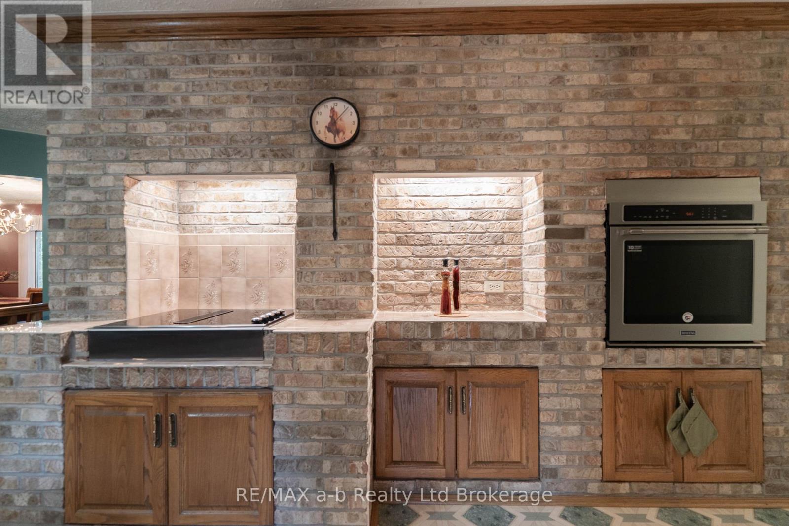 34 LORRAINE AVENUE - 10