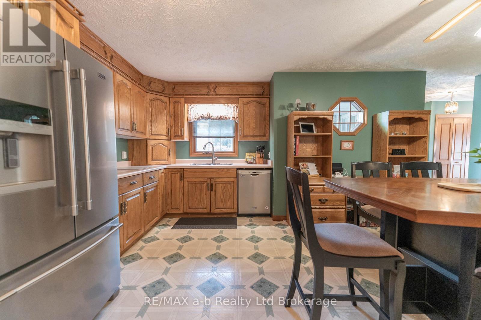 34 LORRAINE AVENUE - 11