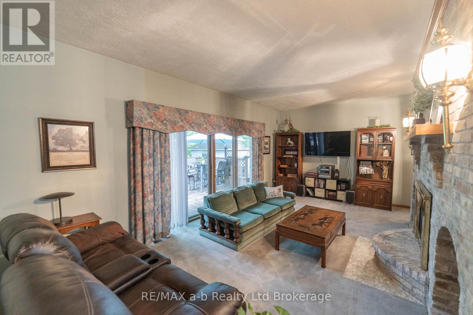 34 LORRAINE AVENUE - 13