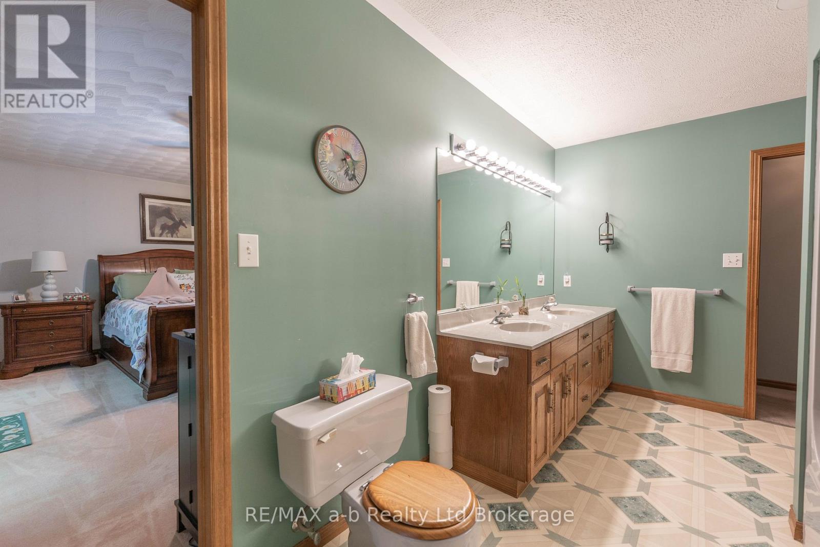 34 LORRAINE AVENUE - 19