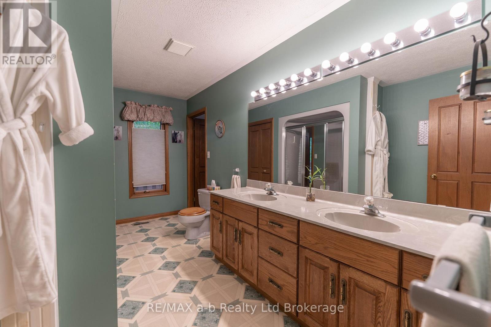 34 LORRAINE AVENUE - 20