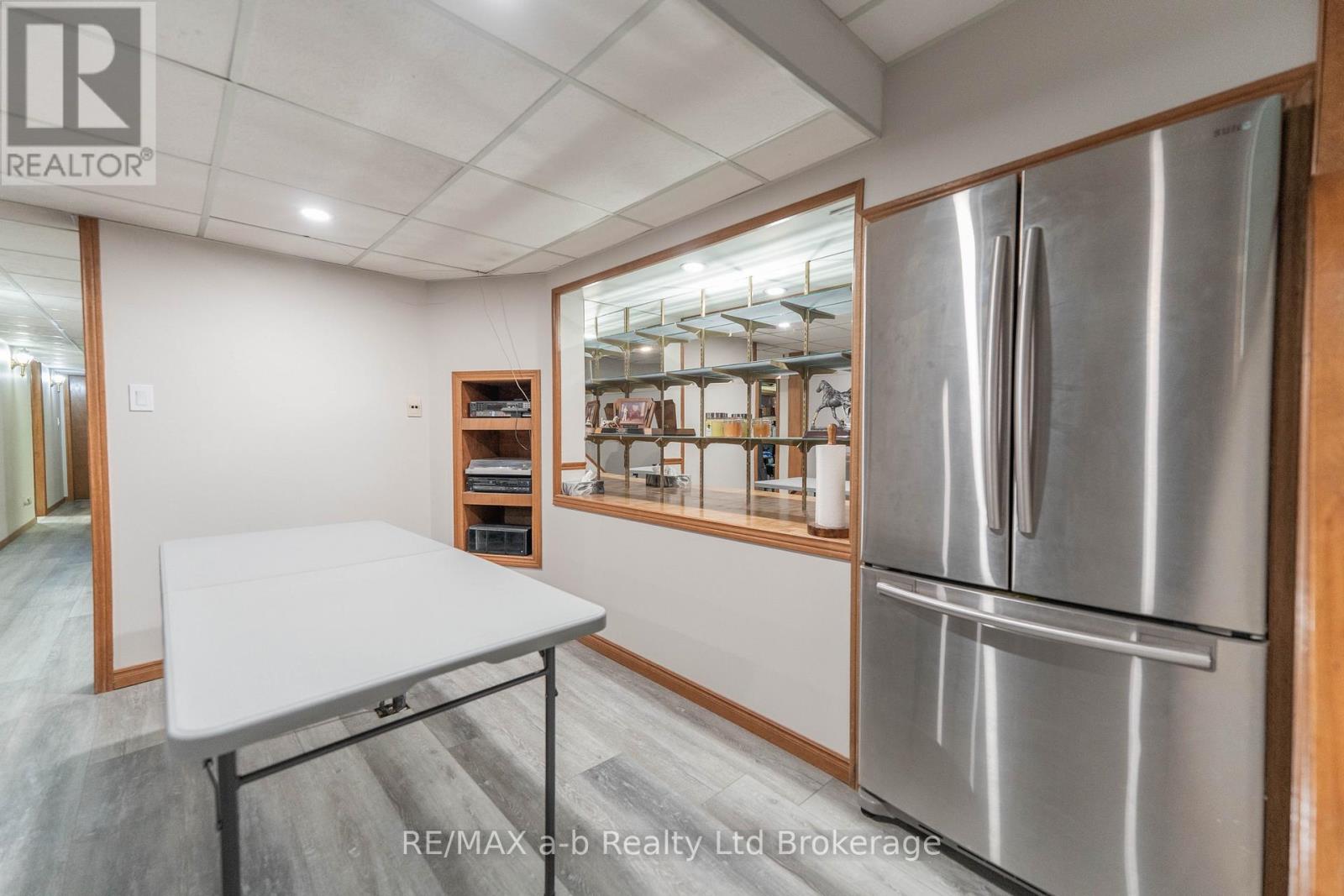 34 LORRAINE AVENUE - 27
