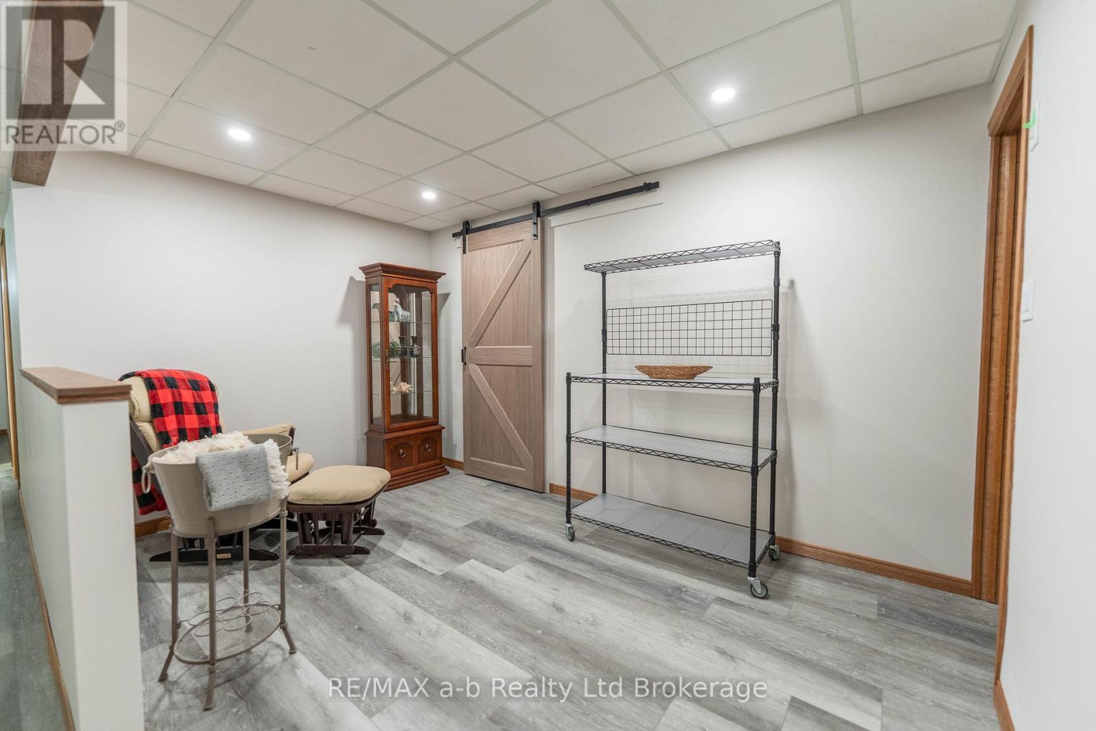34 LORRAINE AVENUE - 29