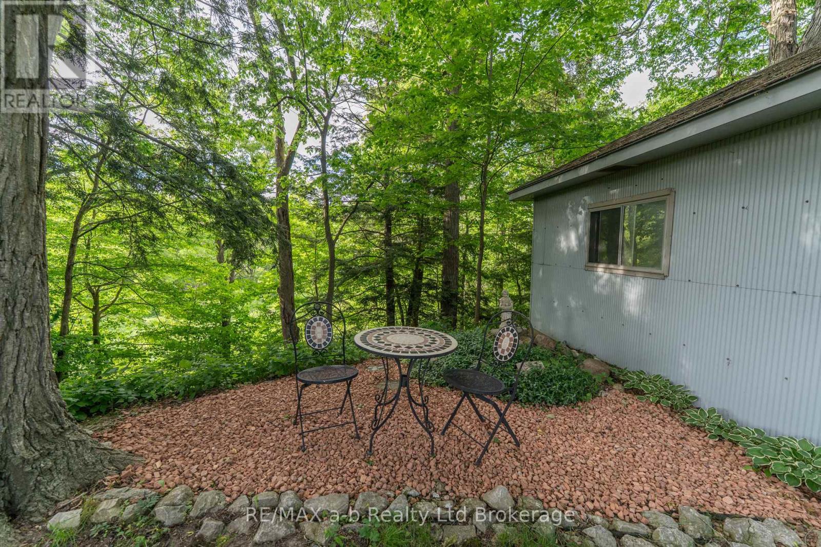 34 LORRAINE AVENUE - 39