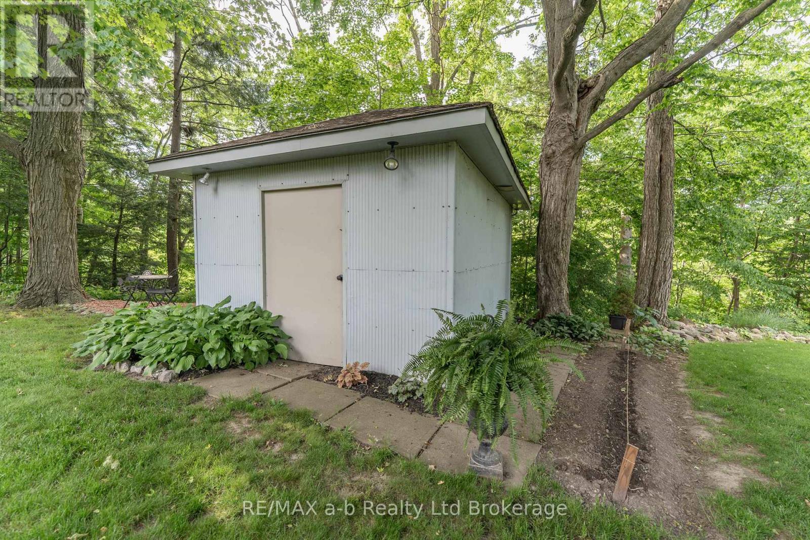34 LORRAINE AVENUE - 40