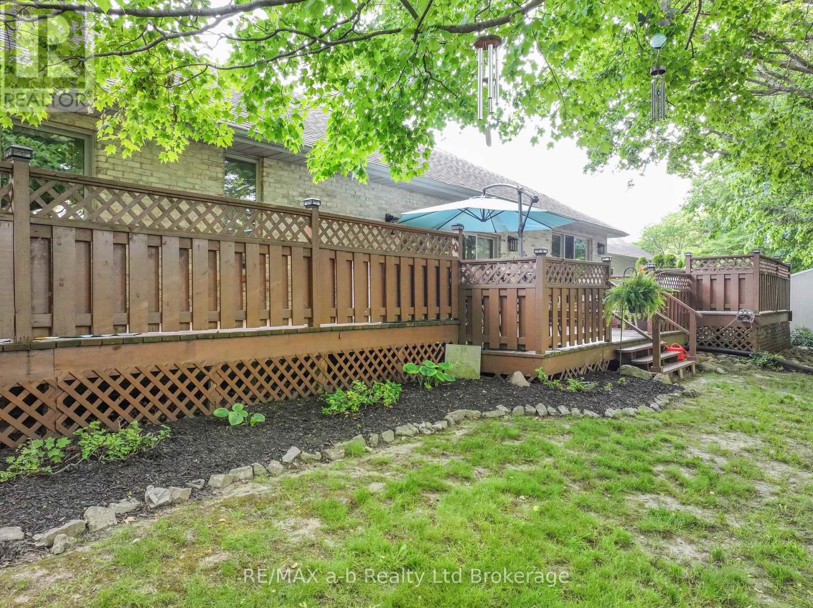 34 LORRAINE AVENUE - 43