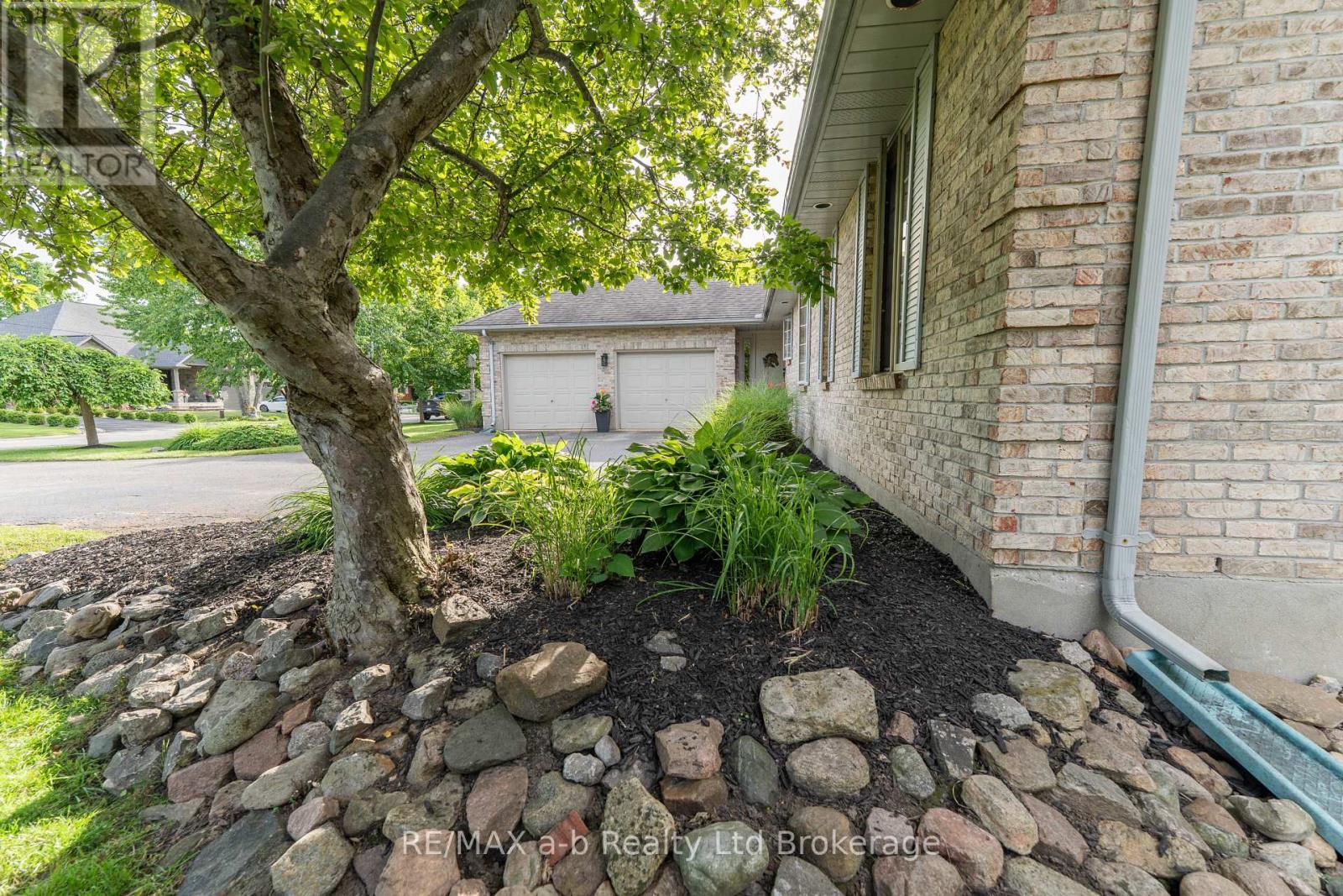 34 LORRAINE AVENUE - 46