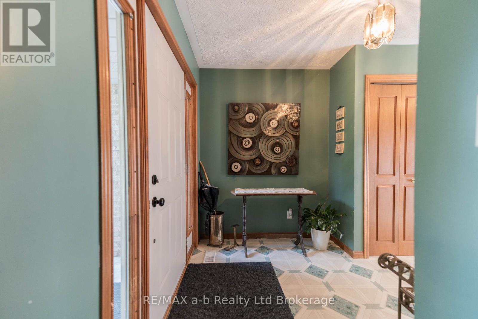 34 LORRAINE AVENUE - 6