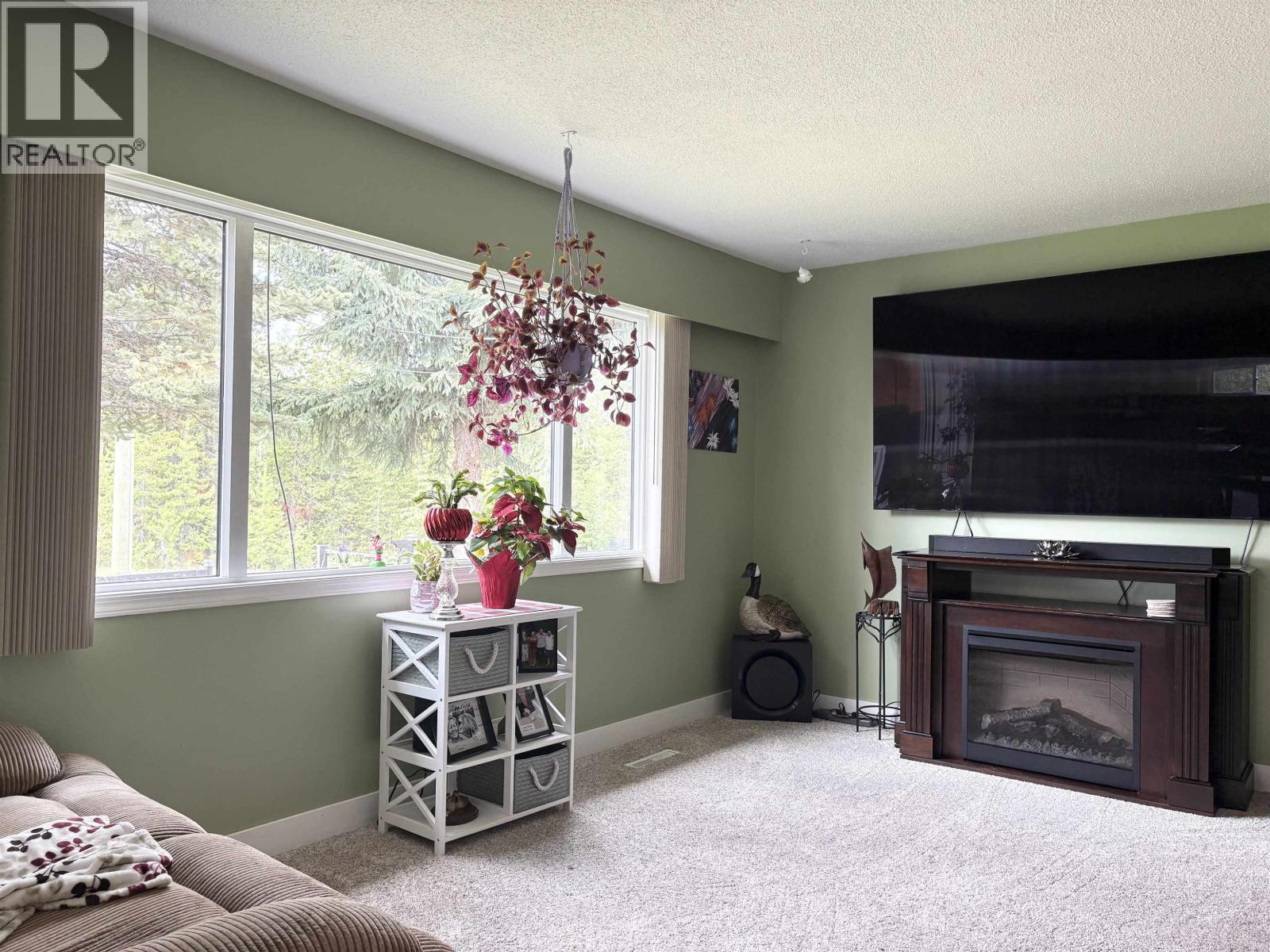 440 PANDA AVENUE - 9