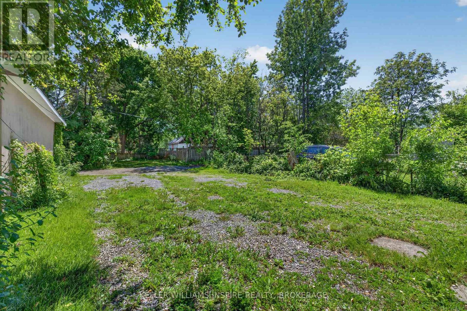 512 JOHNSON STREET - Image 28