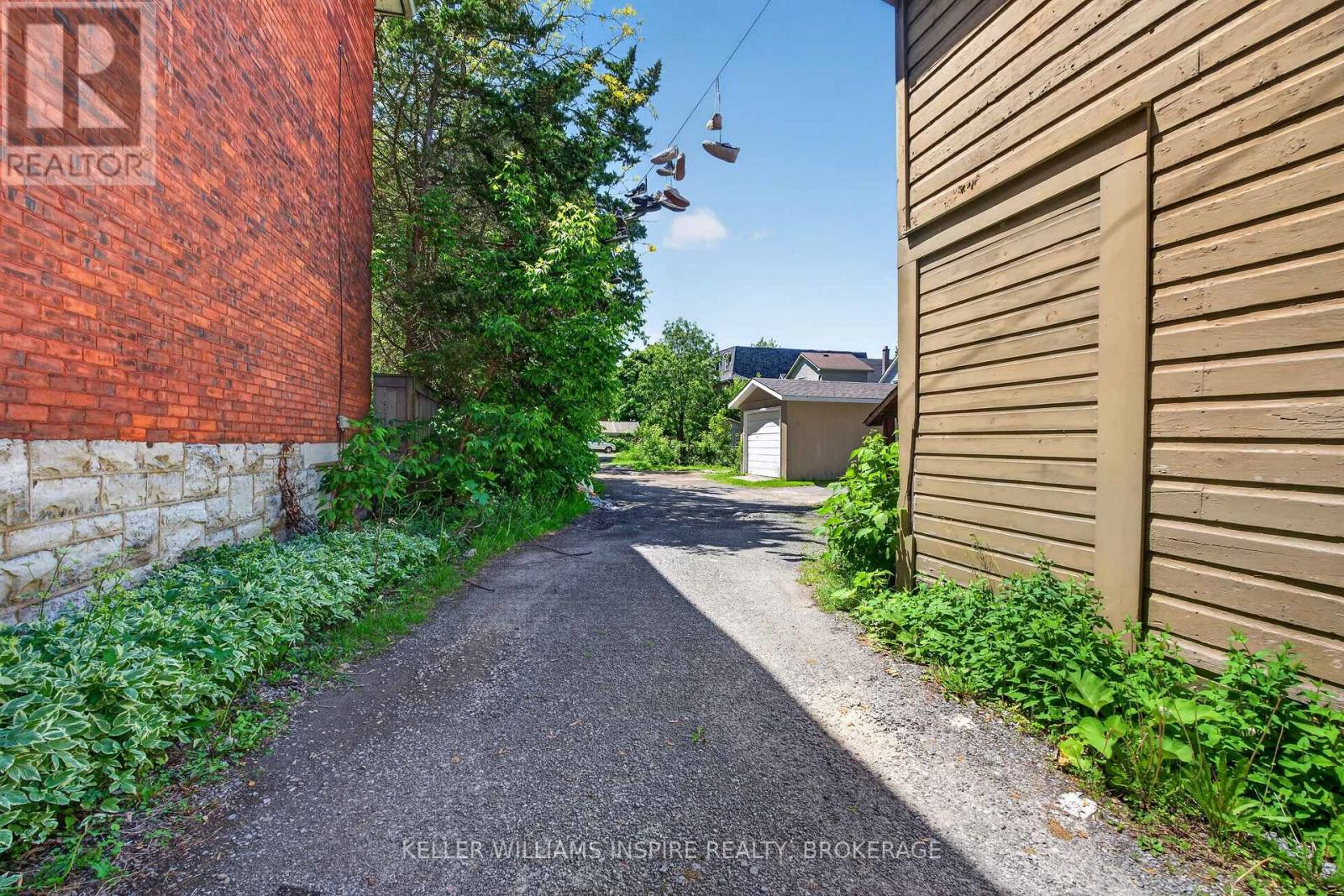 512 JOHNSON STREET - Image 36