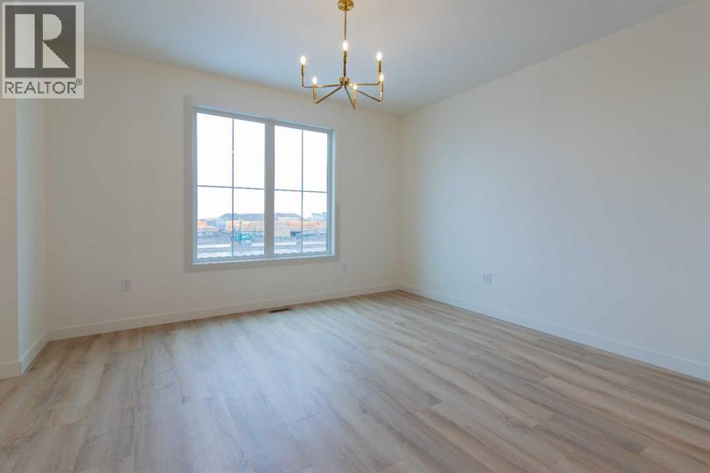 2813 16 Avenue - 11