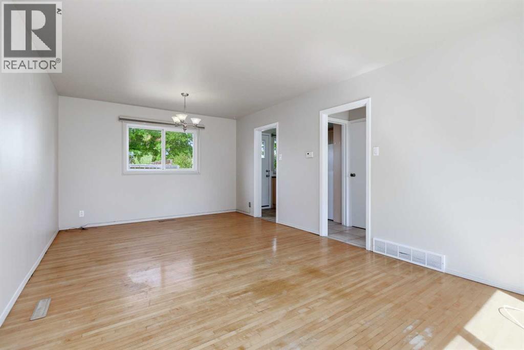 3907 39 Street, Red Deer