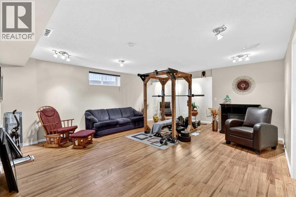 99 Evansmeade Crescent NW - 33