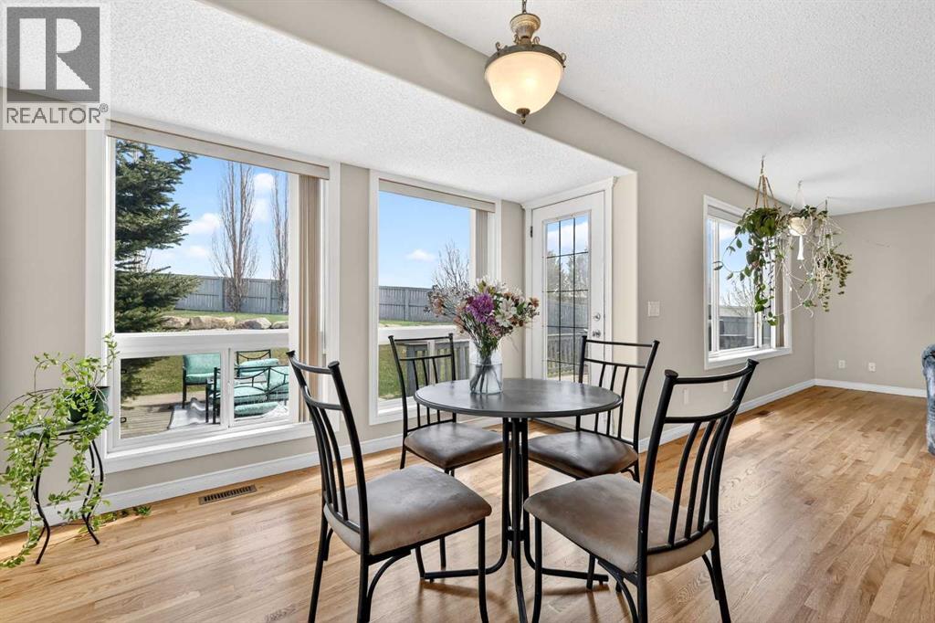 99 Evansmeade Crescent NW - 16