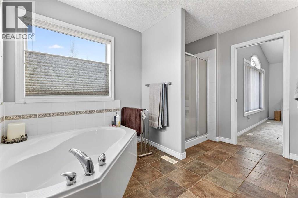99 Evansmeade Crescent NW - 28