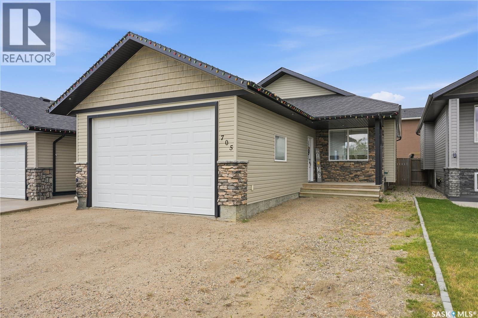705 Gowan ROAD - 1