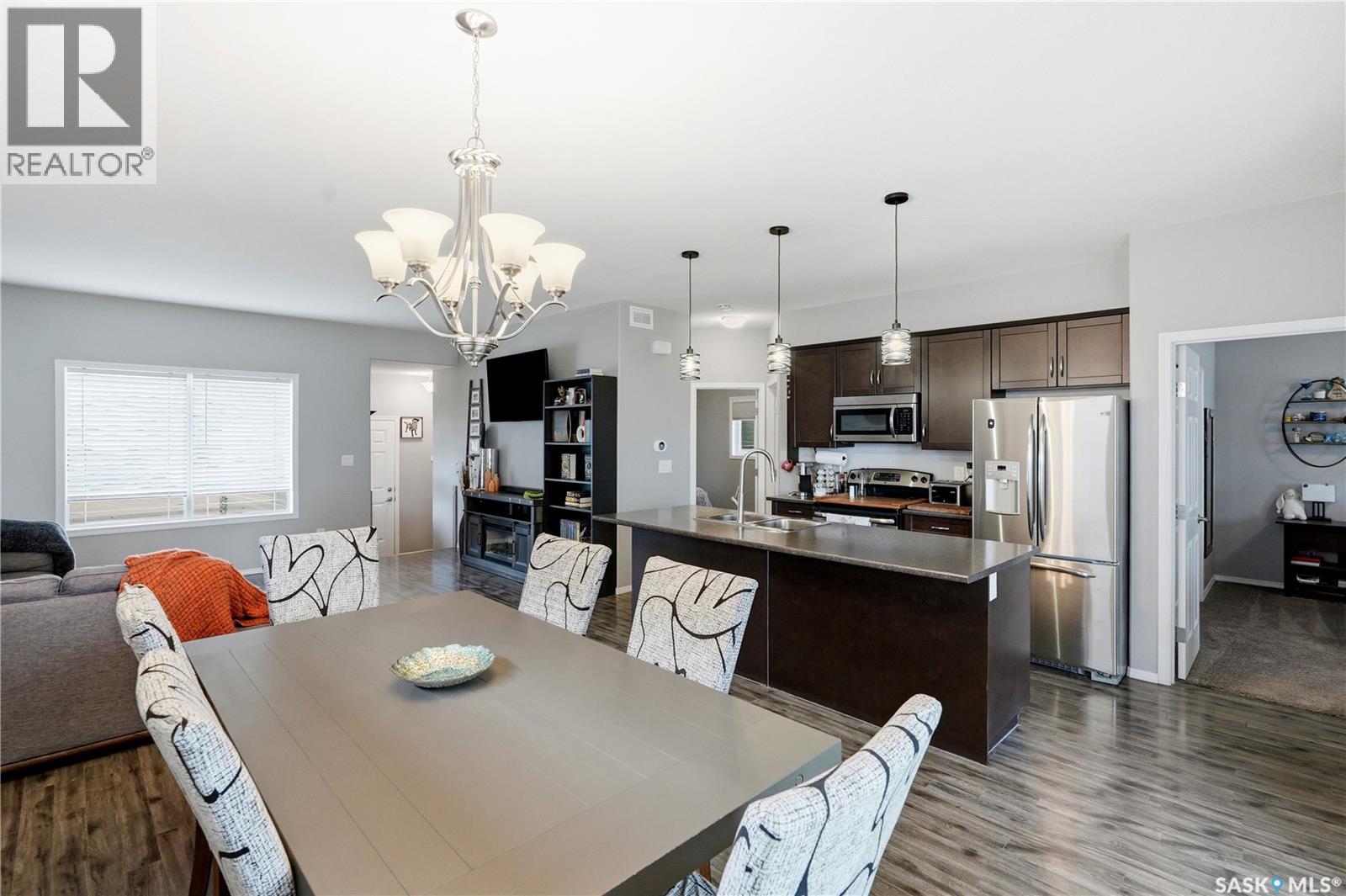 705 Gowan ROAD - 19