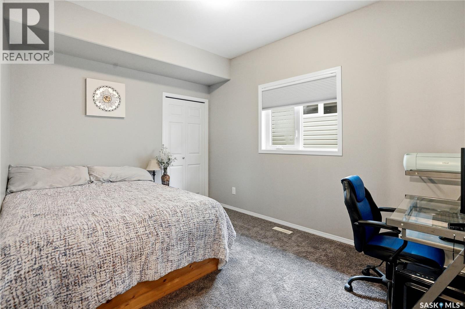 705 Gowan ROAD - 23