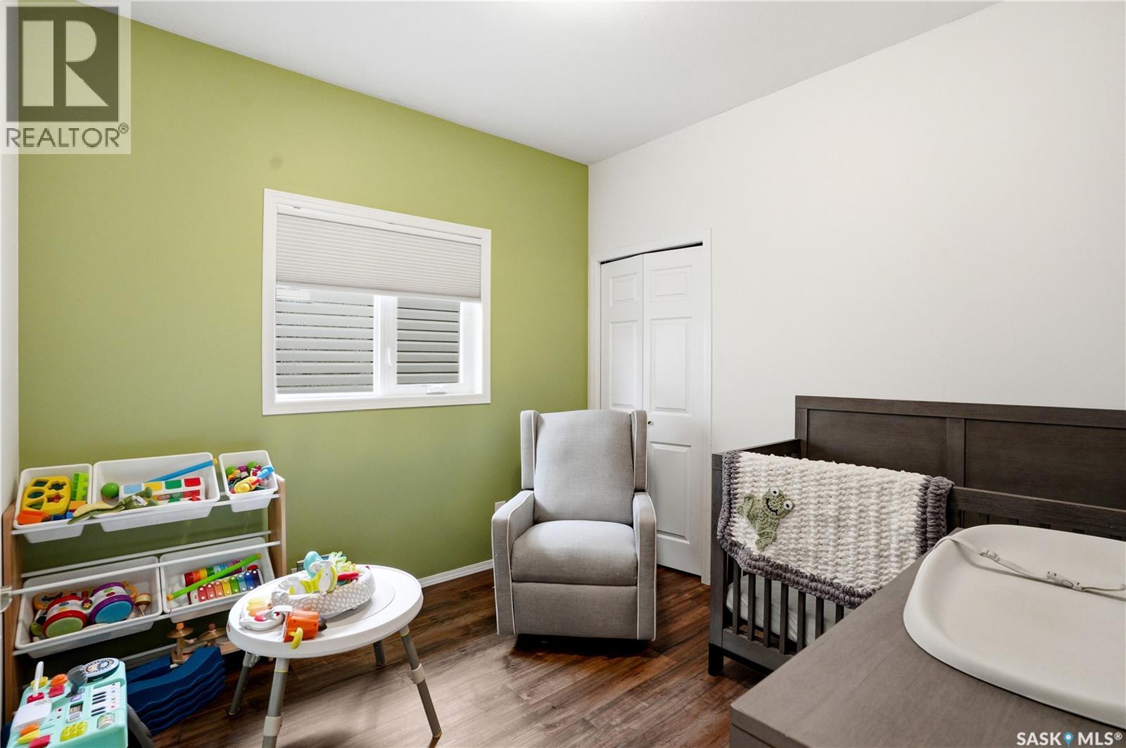 705 Gowan ROAD - 24