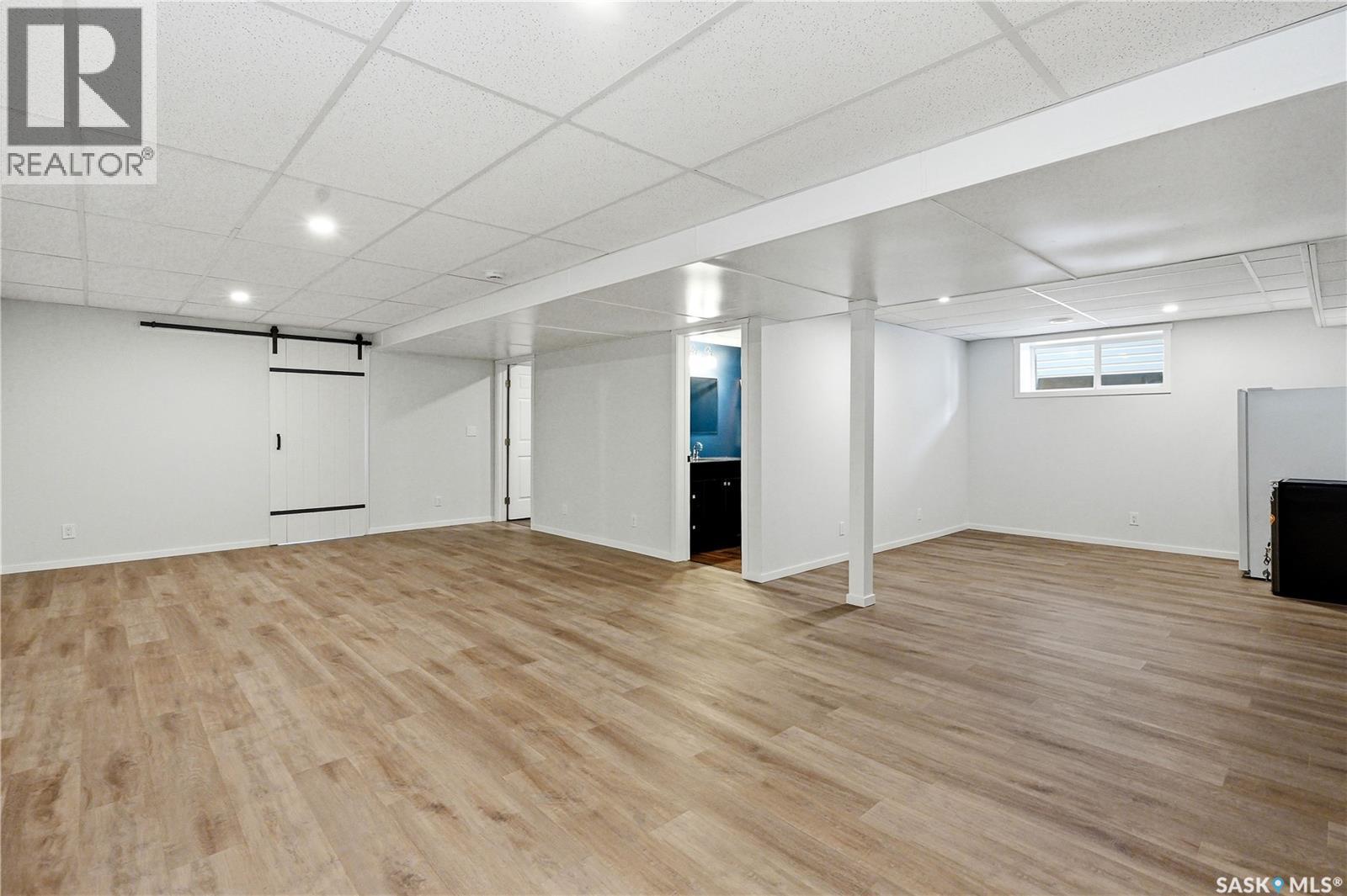 705 Gowan ROAD - 27