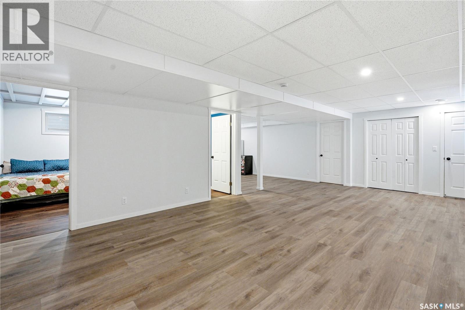 705 Gowan ROAD - 28