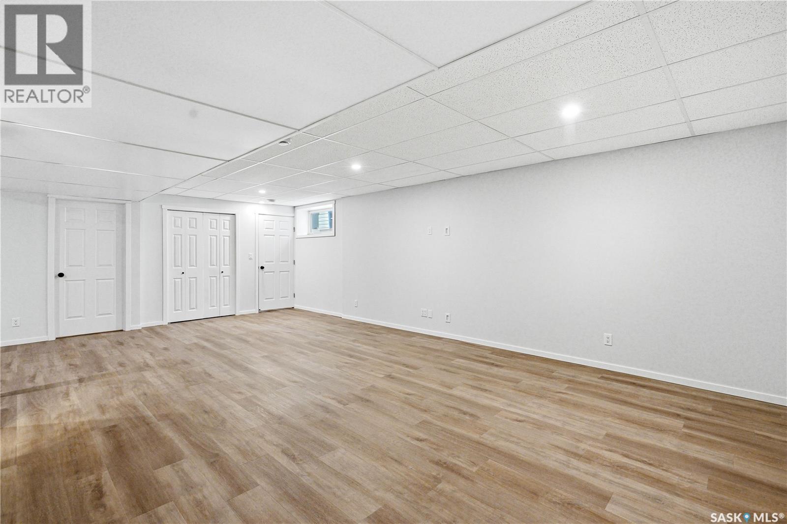705 Gowan ROAD - 29