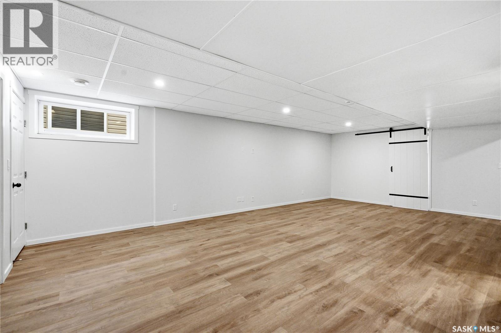 705 Gowan ROAD - 30